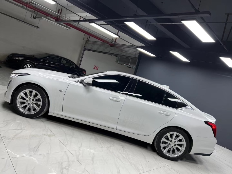 成都20年凯迪拉克CT54