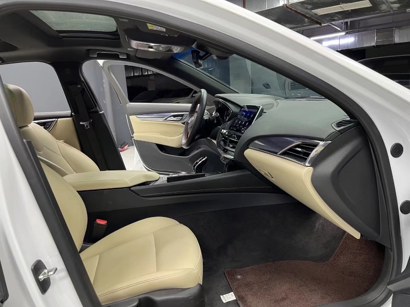 成都20年凯迪拉克CT57