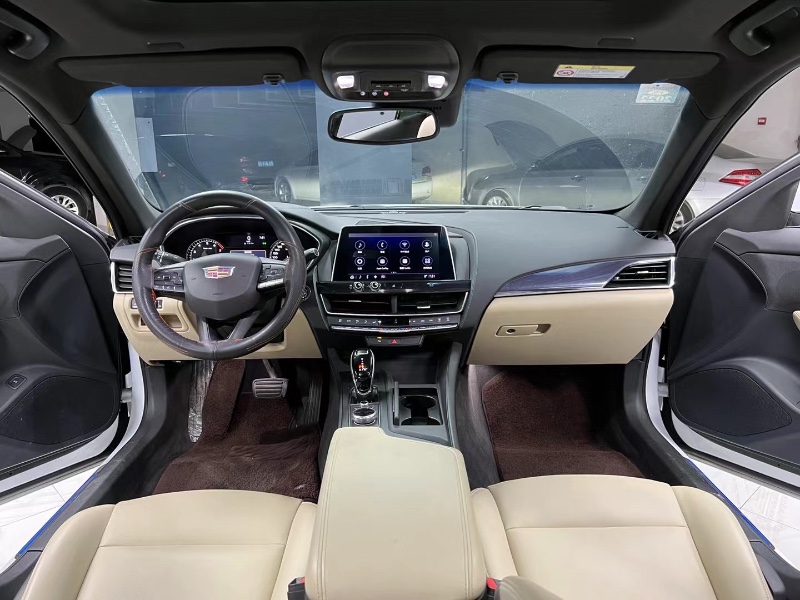 成都20年凯迪拉克CT56