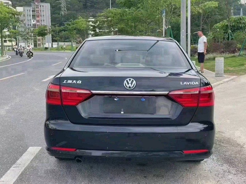 广州12年大众朗逸4