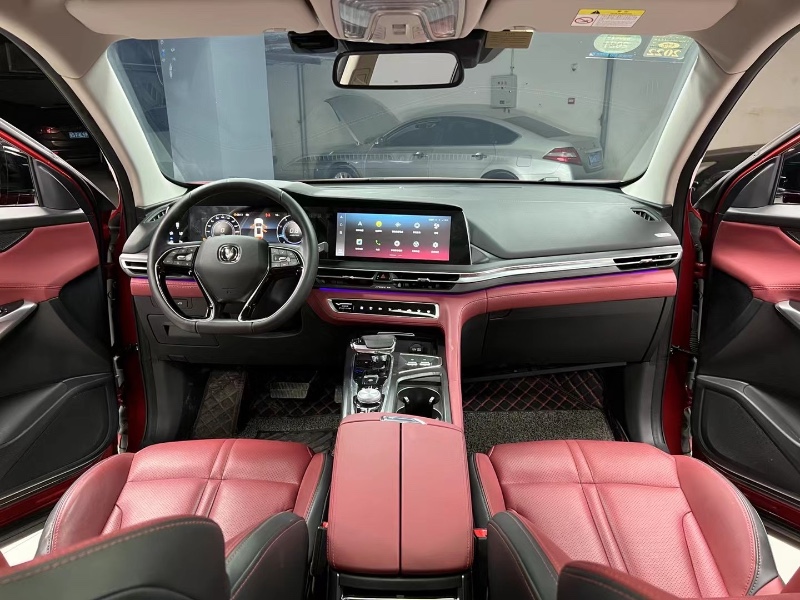 成都20年長安汽車CS7