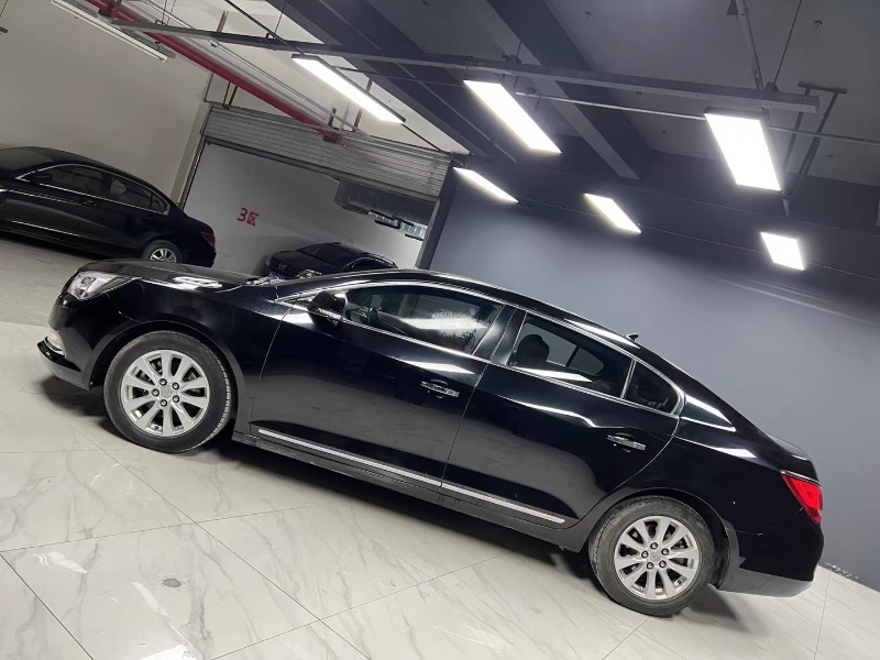 成都16年别克君威4