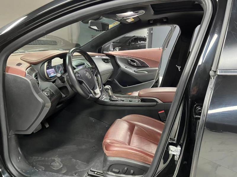 成都16年别克君威7