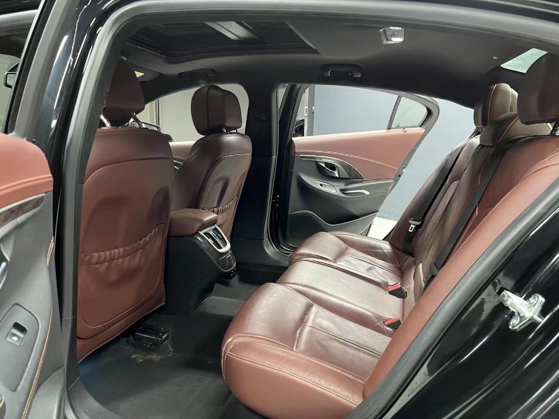 成都16年别克君威8