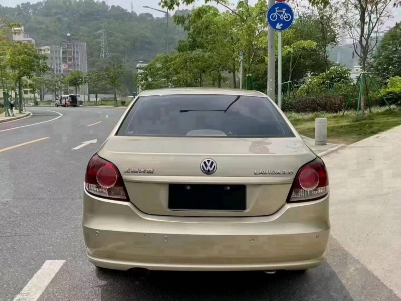 广州10年大众朗逸5
