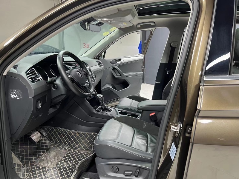 成都18年大众途观8