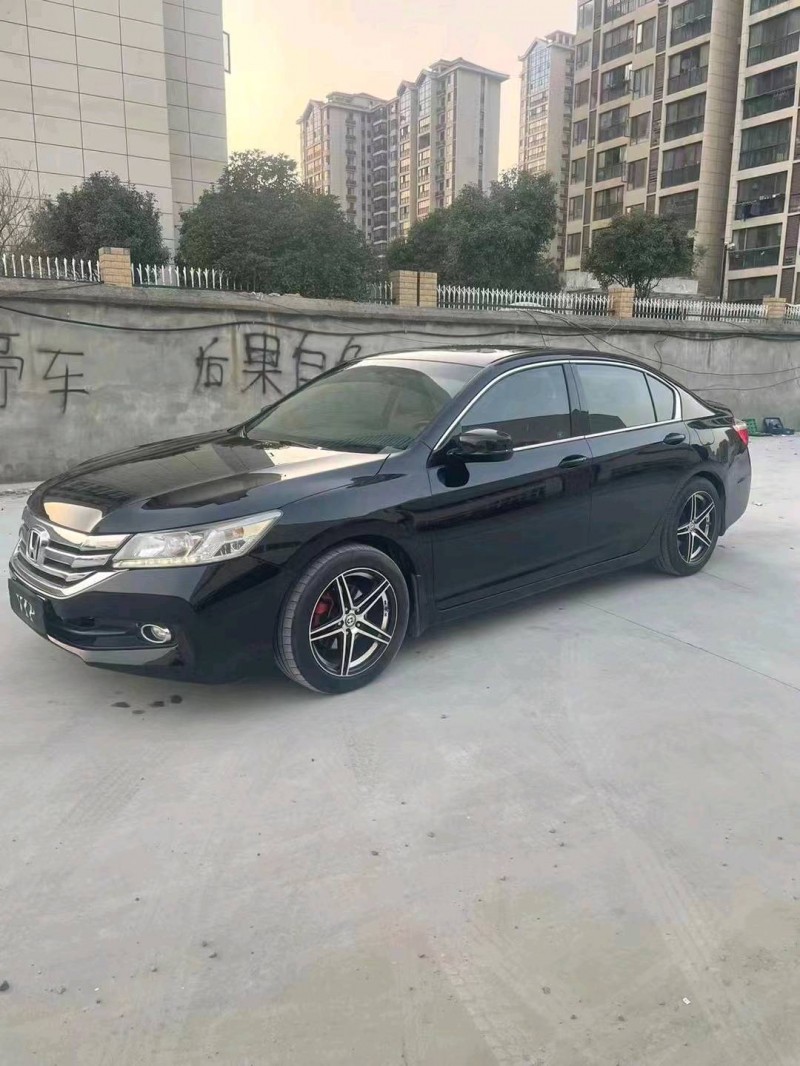 宜昌15年本田雅阁9