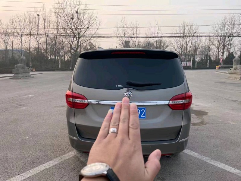 枣庄18年别克GL86