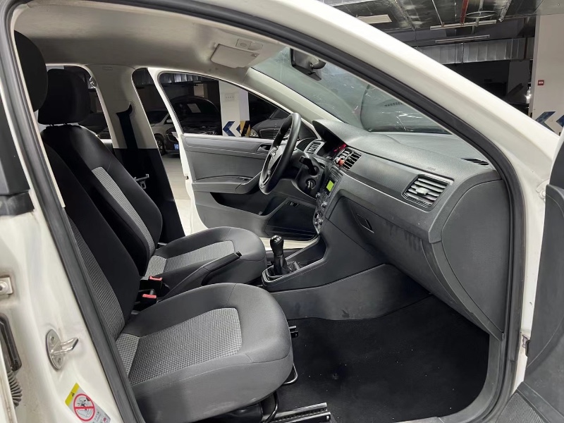 成都18年大众桑塔纳9