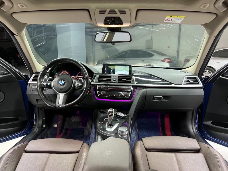 成都19年宝马3系8