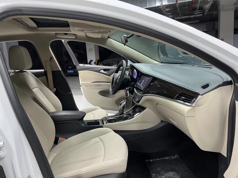 成都19年别克威朗3