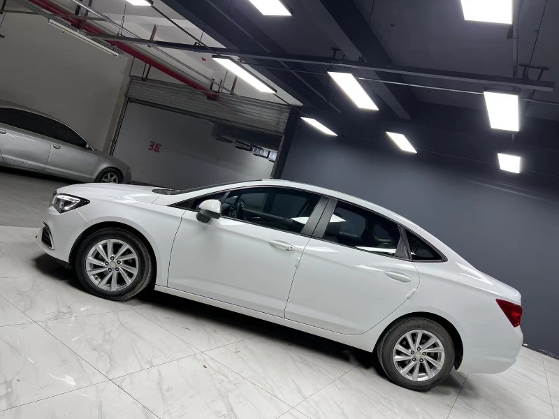 成都19年别克威朗5