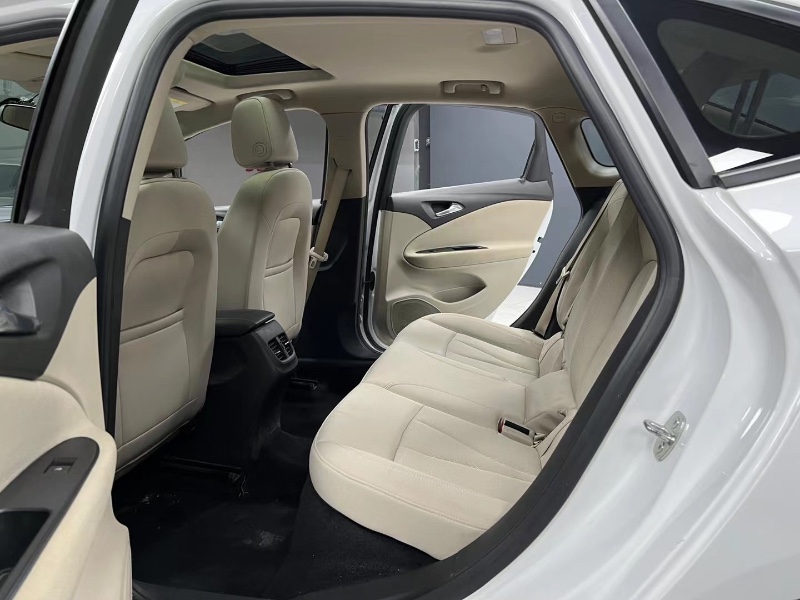 成都19年别克威朗8