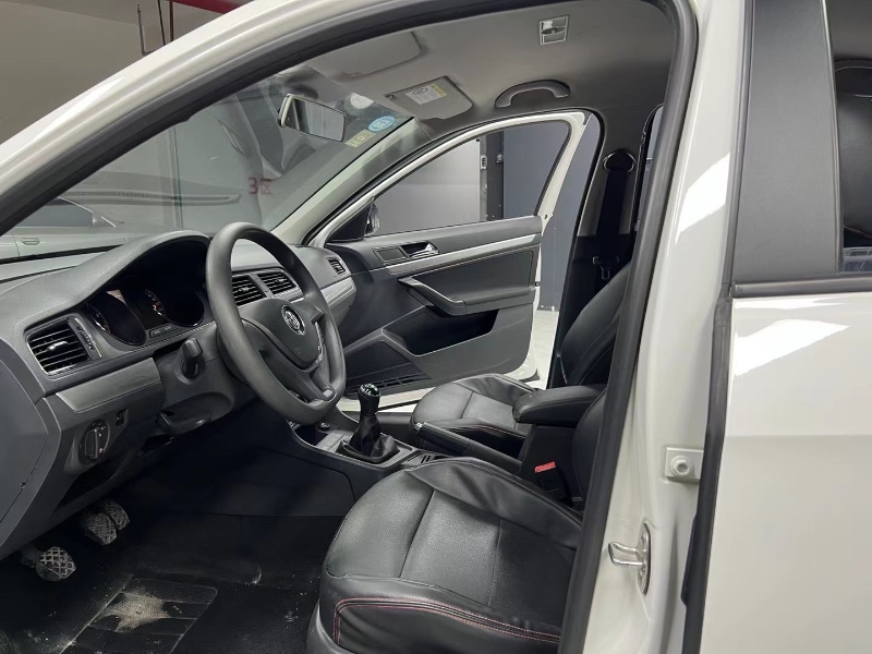 成都15年大众朗逸7