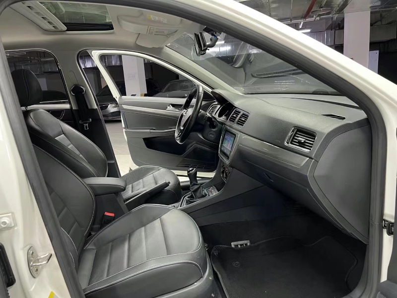 成都17年大众朗逸3