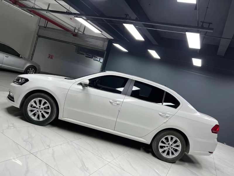 成都17年大众朗逸5