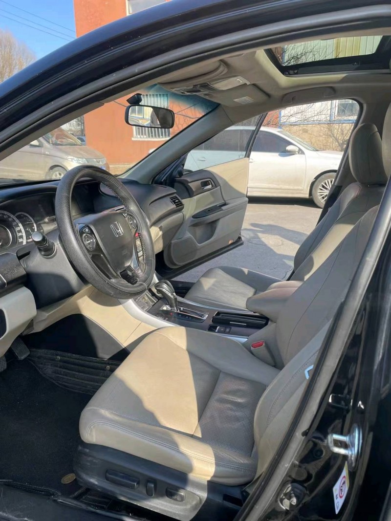 沈阳14年本田雅阁6