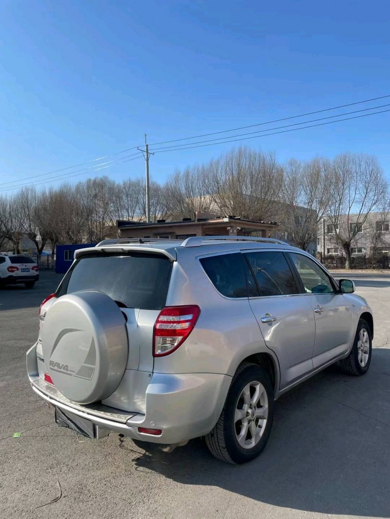 沈阳10年丰田RAV43