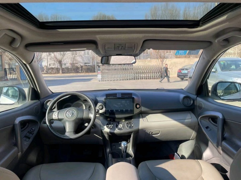 沈阳10年丰田RAV44