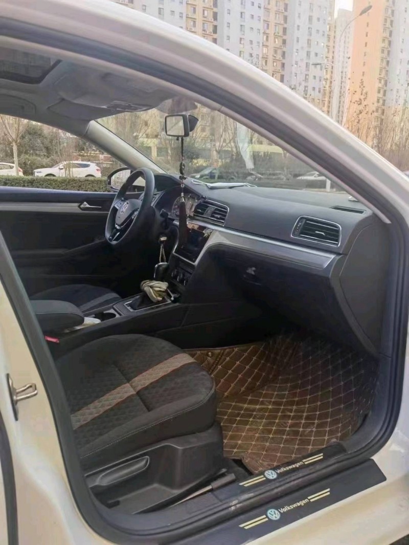 邯郸22年大众凌渡8