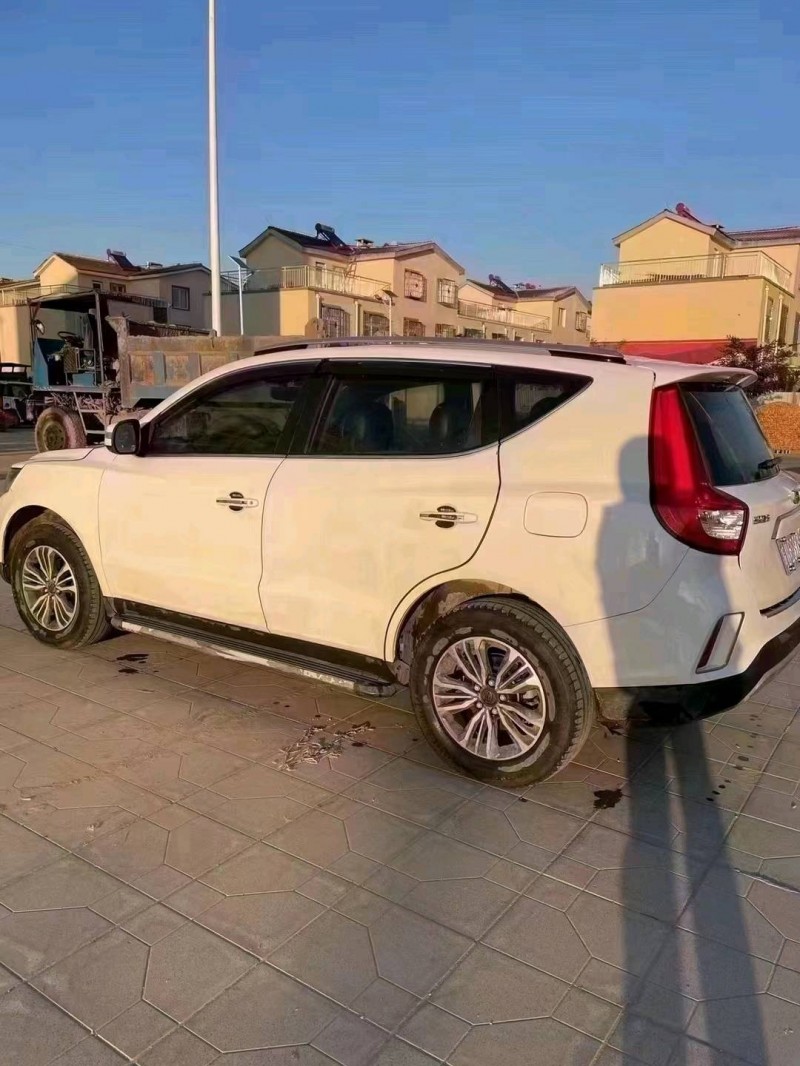 北京17年吉利远景X64