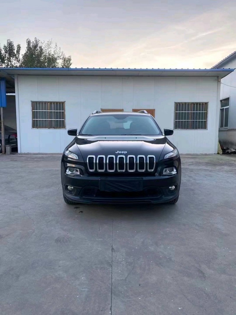 徐州16年Jeep自由人1