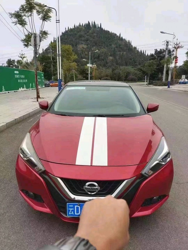 安顺16年日产蓝鸟1