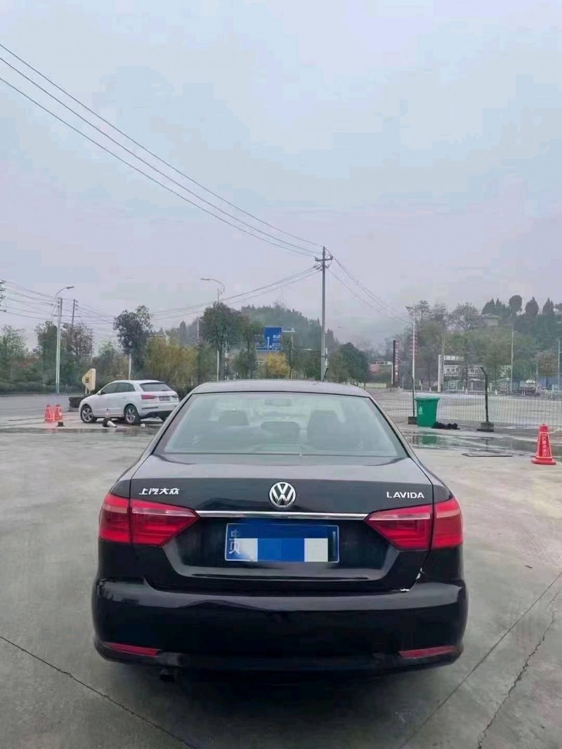 安顺17年大众朗逸2