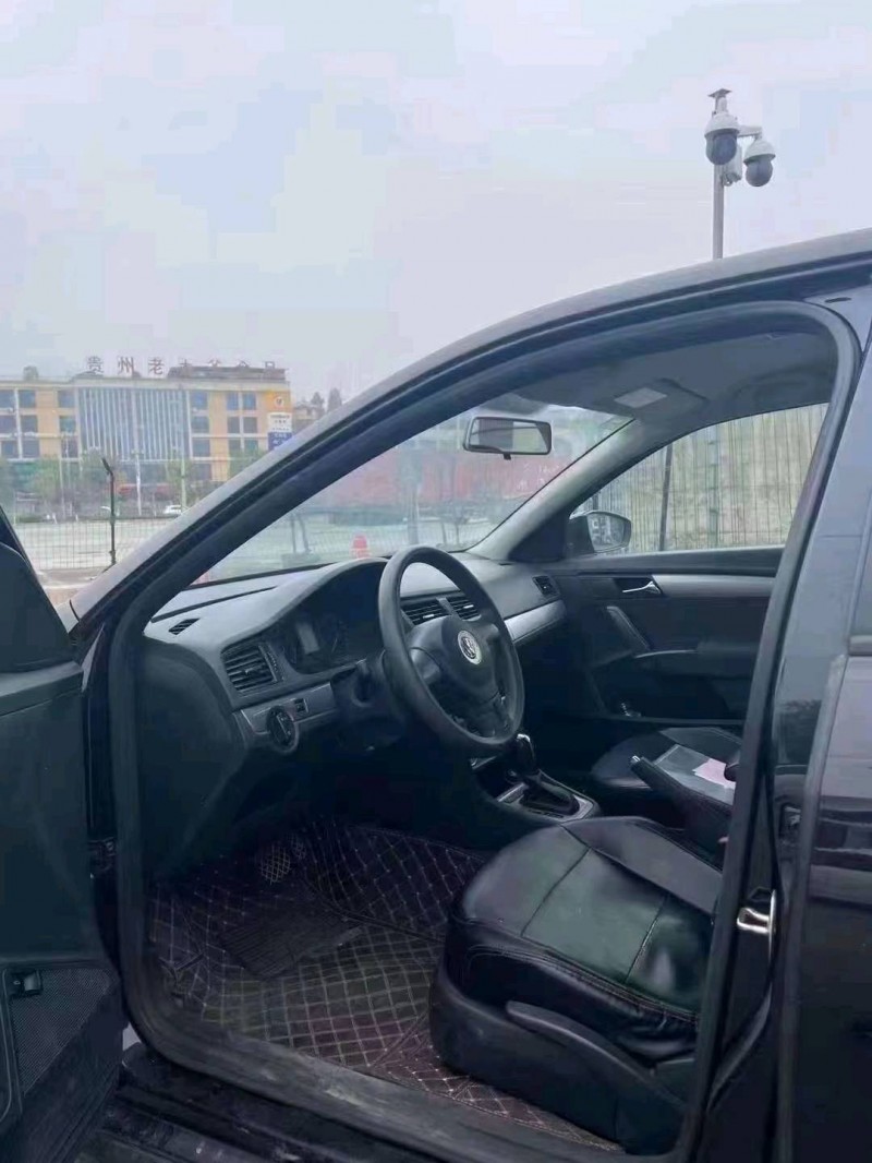 安顺17年大众朗逸7