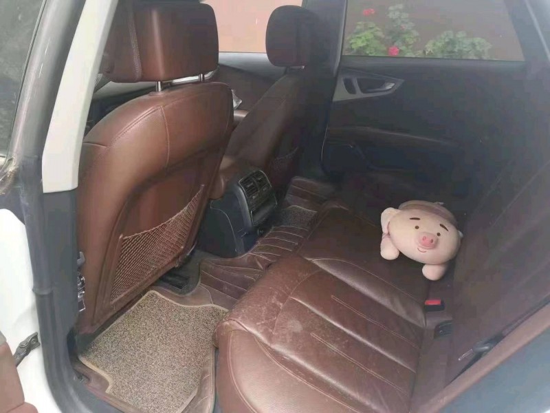 安顺17年奥迪A7L4