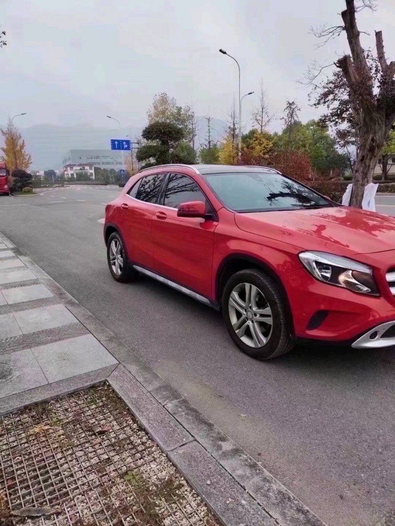 嘉兴17年奔驰GLA3