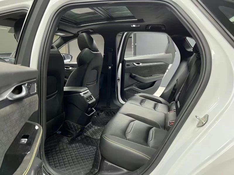 成都21年吉利星瑞9