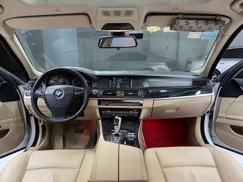 成都11年宝马5系7