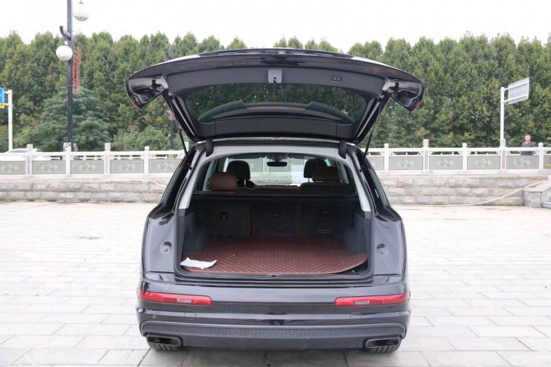 衡陽17年奧迪Q75