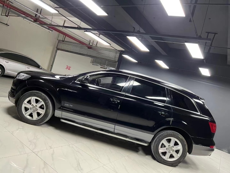 成都15年奥迪Q76