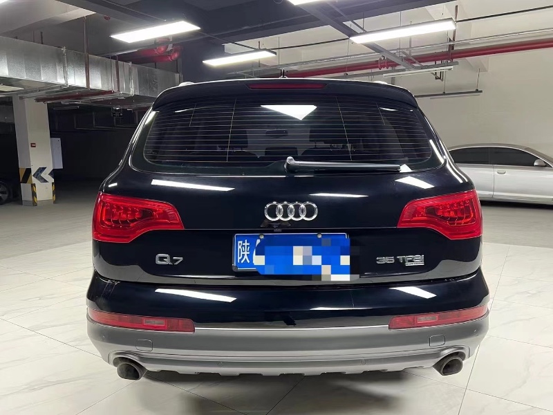 成都15年奥迪Q74