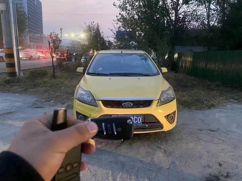 北京12年福特福克斯1