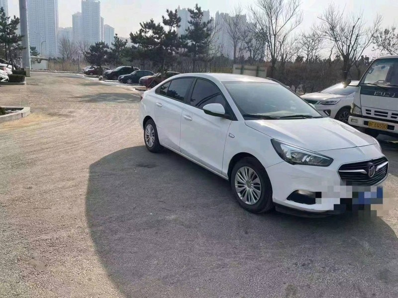 枣庄21年别克君越3