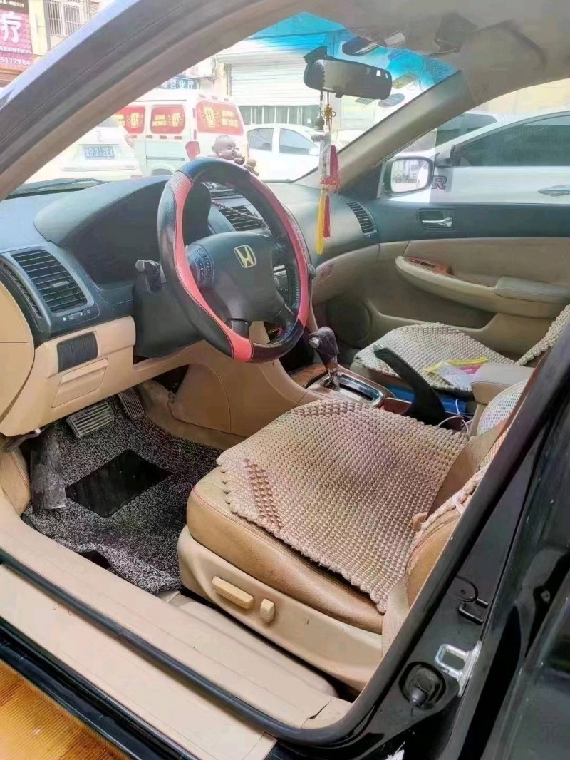 北京08年本田雅阁8