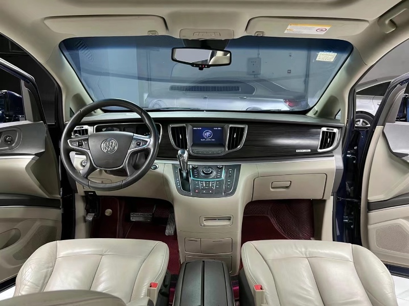 成都13年别克GL82