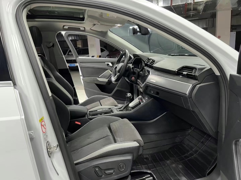 成都19年奥迪Q39