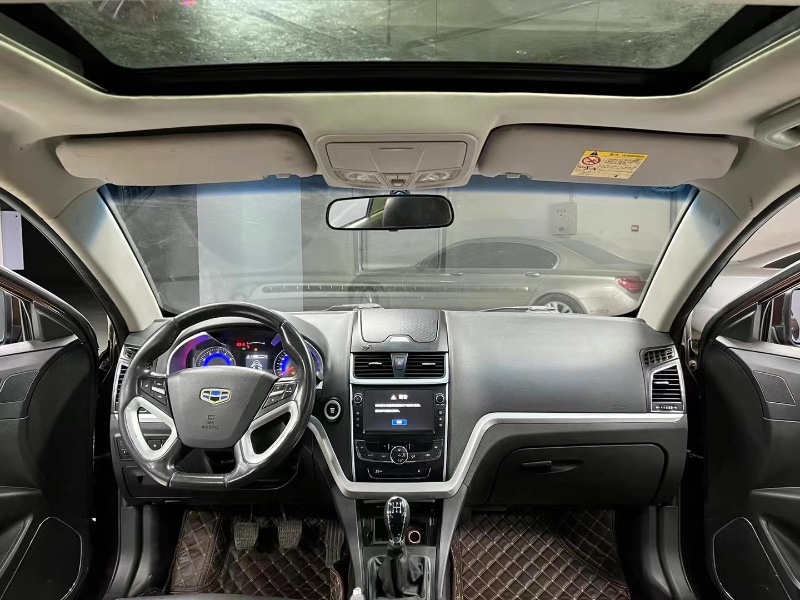 成都16年吉利帝豪8