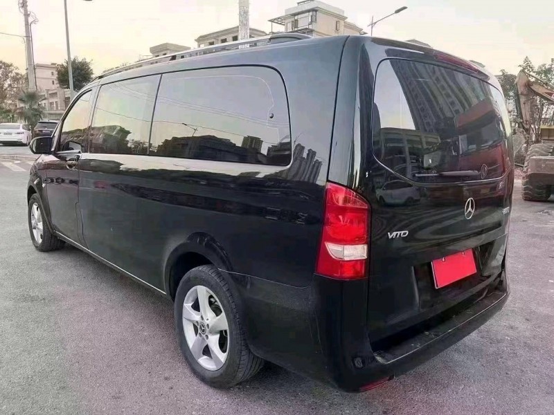 重庆20年奔驰威霆5