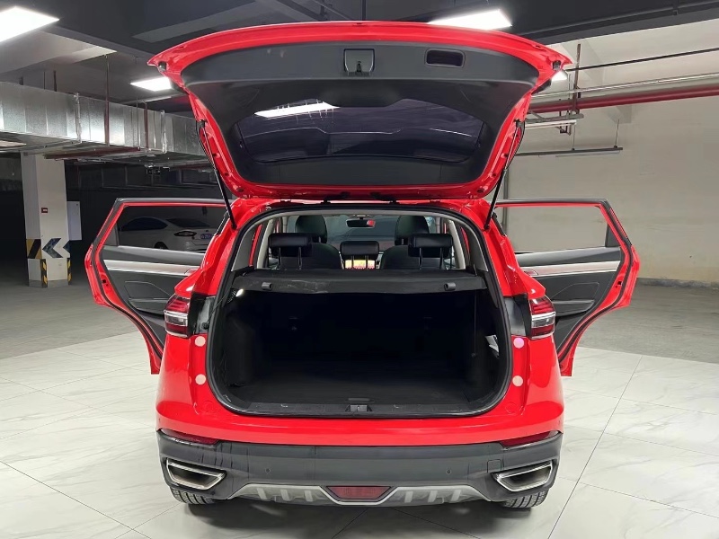 成都19年吉利缤越5