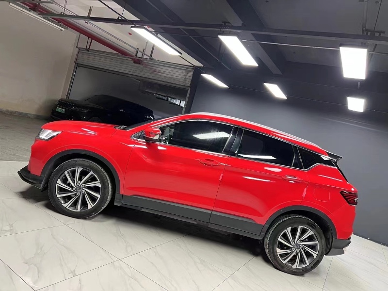 成都19年吉利缤越7