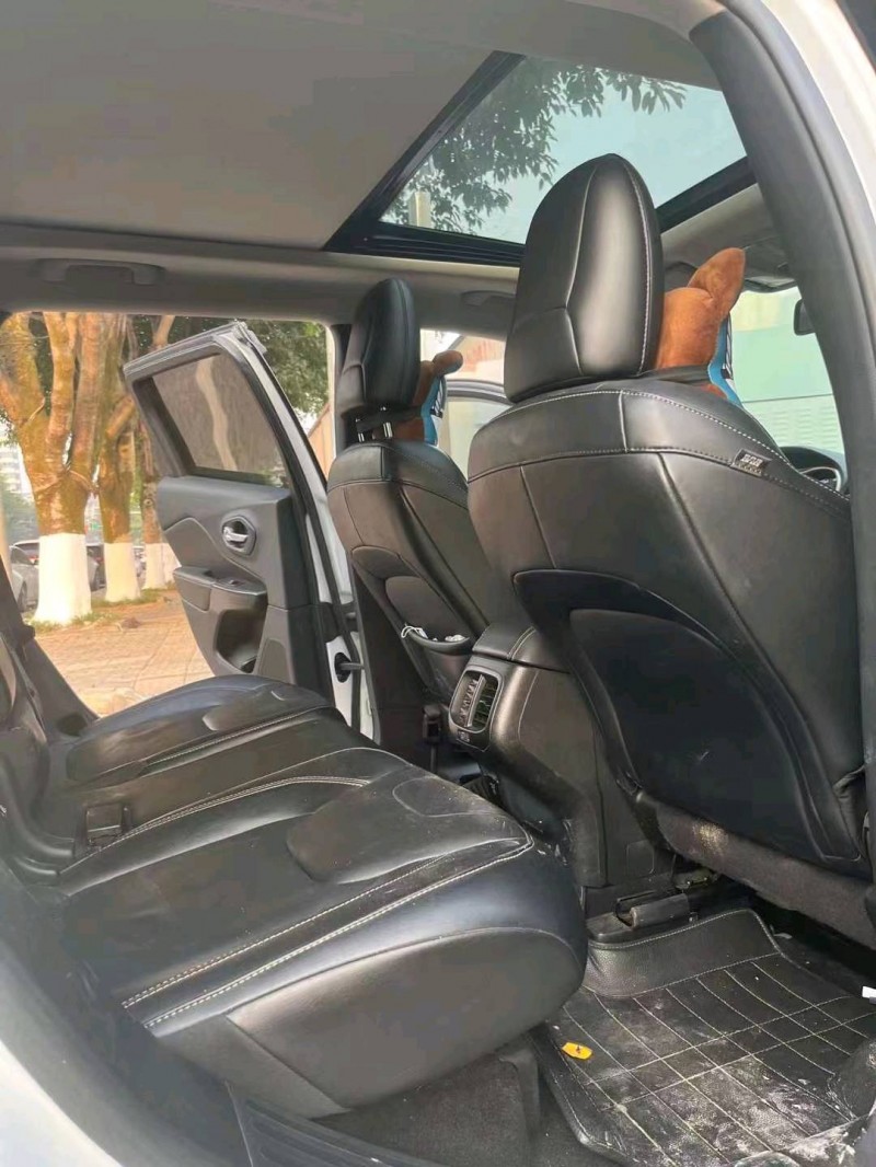 重庆15年Jeep自由光4