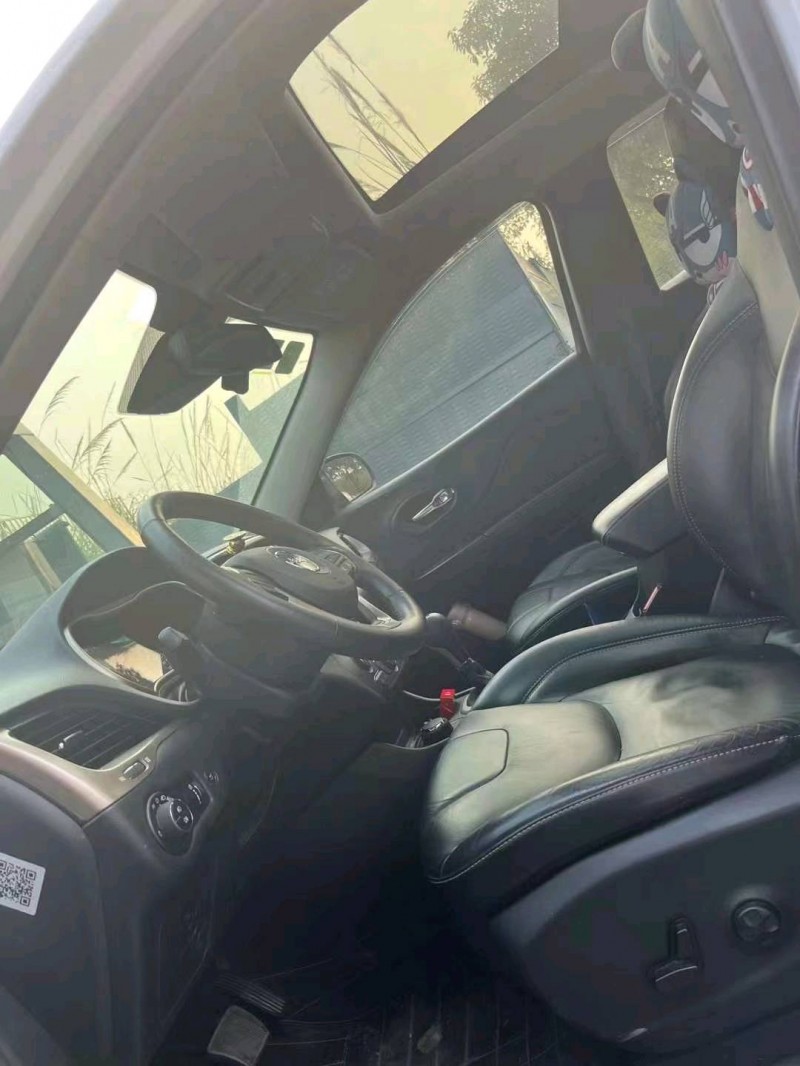 重庆15年Jeep自由光6