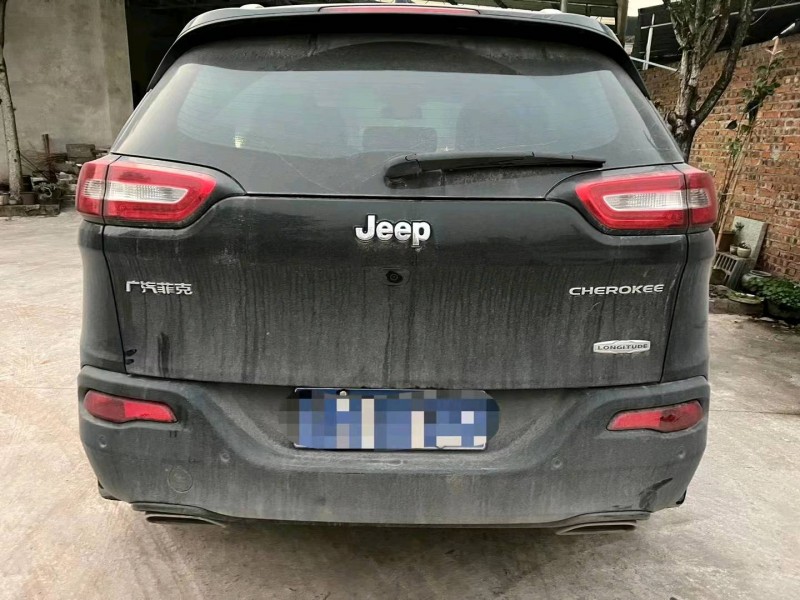 重庆17年Jeep自由光8
