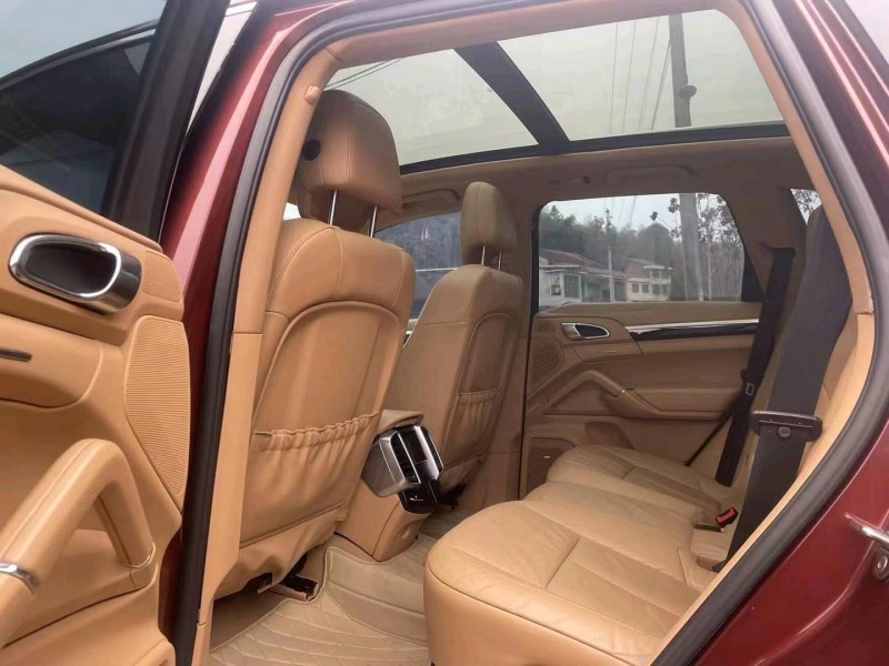 济南12年保时捷卡宴5