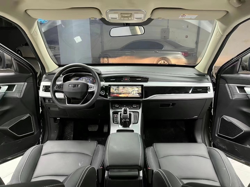 成都21年吉利博越3